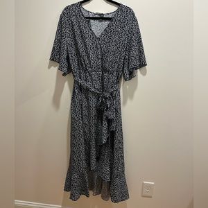 Tapered navy and white maxi dress